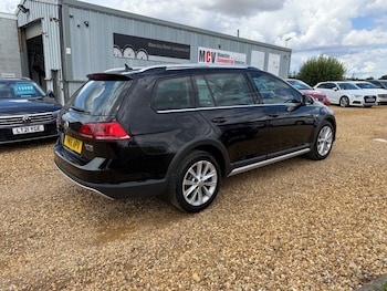 Used Volkswagen Golf 2016 for sale - 76451902: Photo