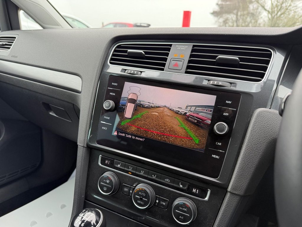 Used Volkswagen Golf 2019 for sale - 76642471: Photo 15