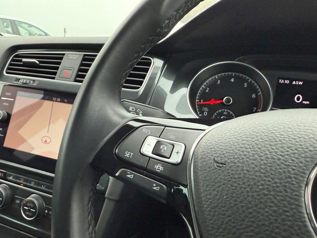 Used Volkswagen Golf 2019 for sale - 76642471: Photo 18