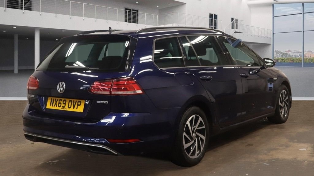 Used Volkswagen Golf 2019 for sale - 76642471: Photo 3