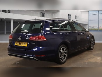 Used Volkswagen Golf 2019 for sale - 76642471: Photo