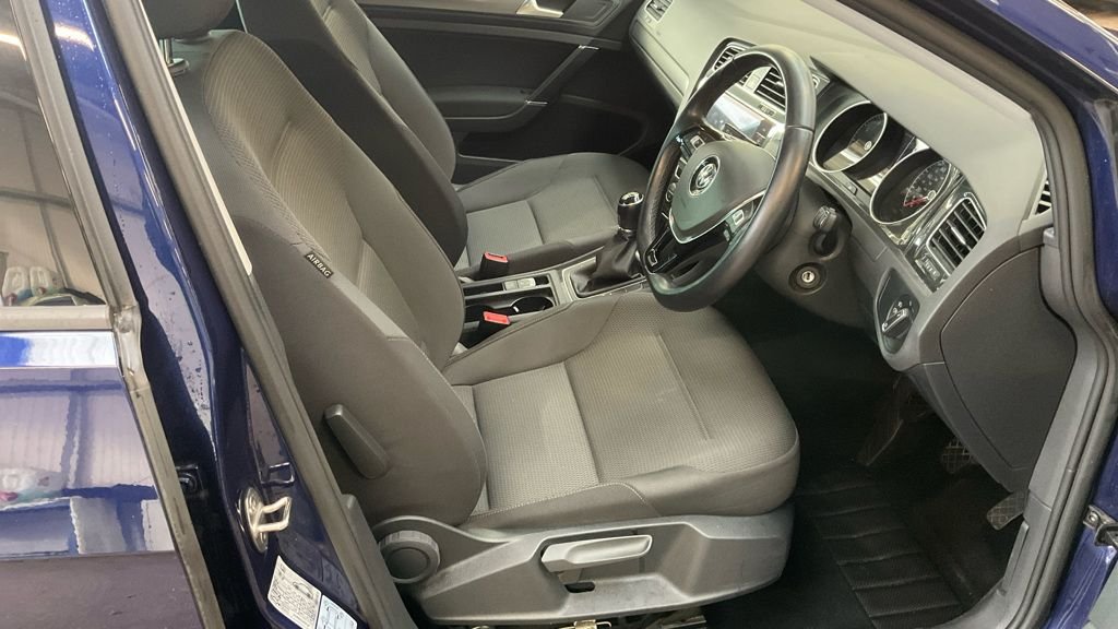 Used Volkswagen Golf 2019 for sale - 76642471: Photo 4