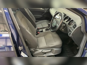 Used Volkswagen Golf 2019 for sale - 76642471: Photo