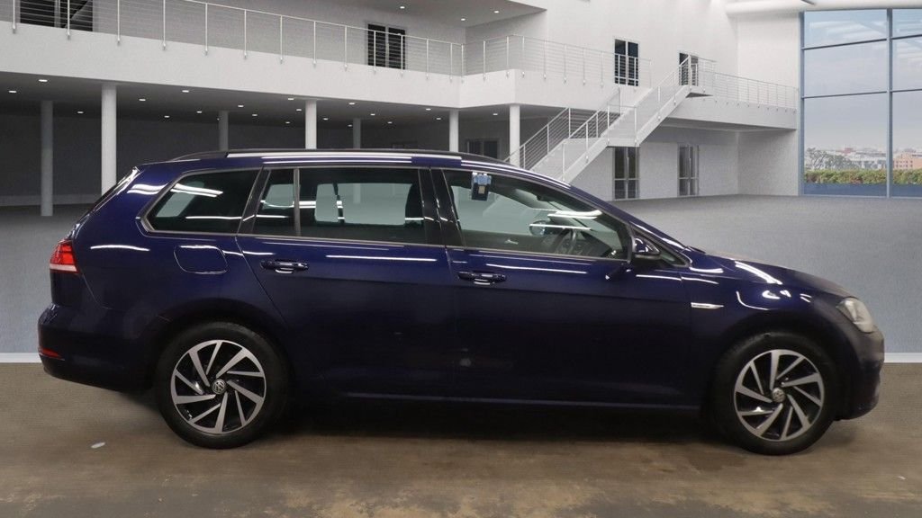 Used Volkswagen Golf 2019 for sale - 76642471: Photo 7