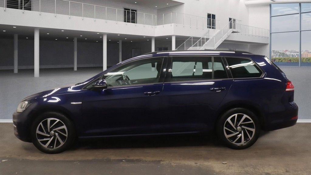 Used Volkswagen Golf 2019 for sale - 76642471: Photo 8