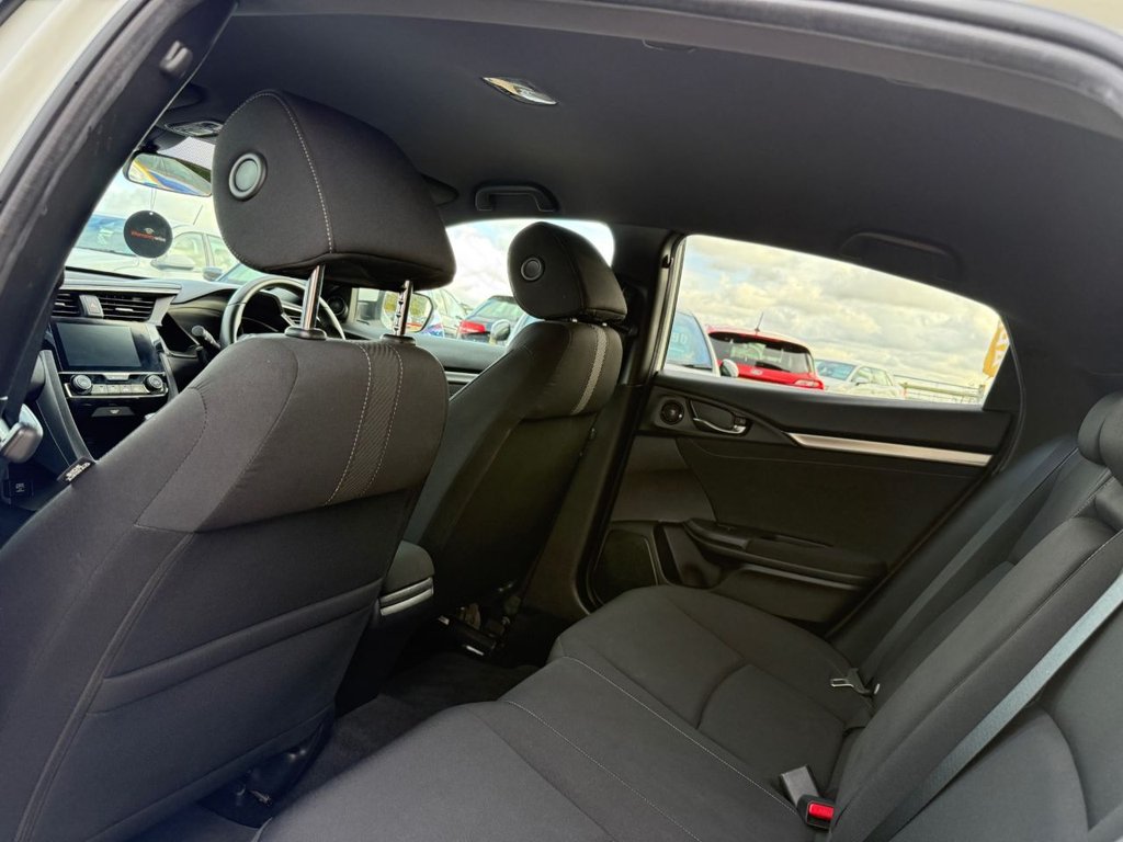 Used Honda Civic 2018 for sale - 76451925: Photo 10