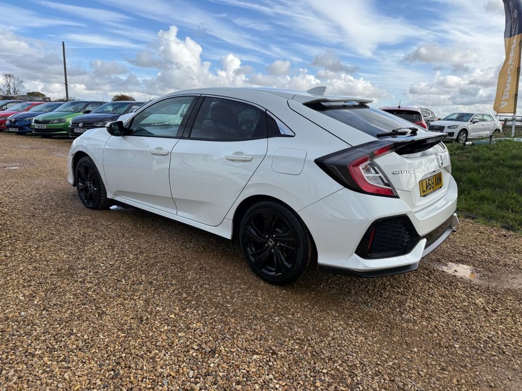 Used Honda Civic 2018 for sale - 76451925: Photo 9