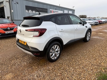 Used Renault Captur 2021 for sale - 77276359: Photo