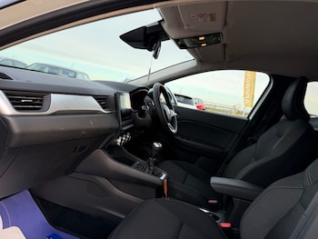 Used Renault Captur 2021 for sale - 77276359: Photo