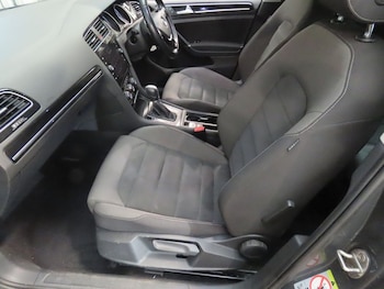 Used Volkswagen Golf 2018 for sale - 77821021: Photo