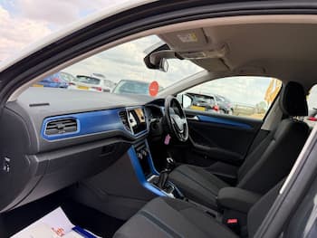 Used Volkswagen T-Roc 2018 for sale - 79422679: Photo