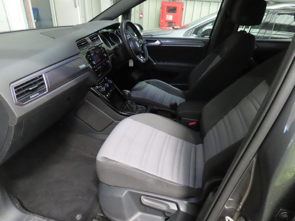 Used Volkswagen Touran 2018 for sale - 77983037: Photo 11