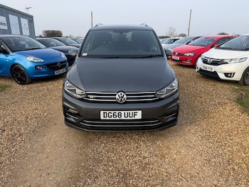 Used Volkswagen Touran 2018 for sale - 77983037: Photo