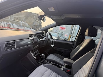 Used Volkswagen Touran 2018 for sale - 77983037: Photo