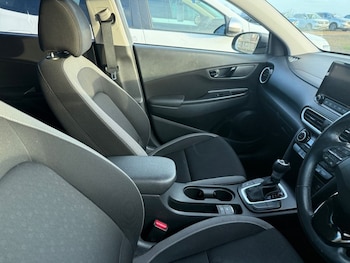 Used Hyundai KONA 2020 for sale - 77571428: Photo