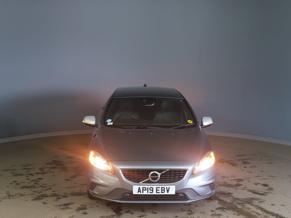 Used Volvo V40 2019 for sale - 77905424: Photo 2