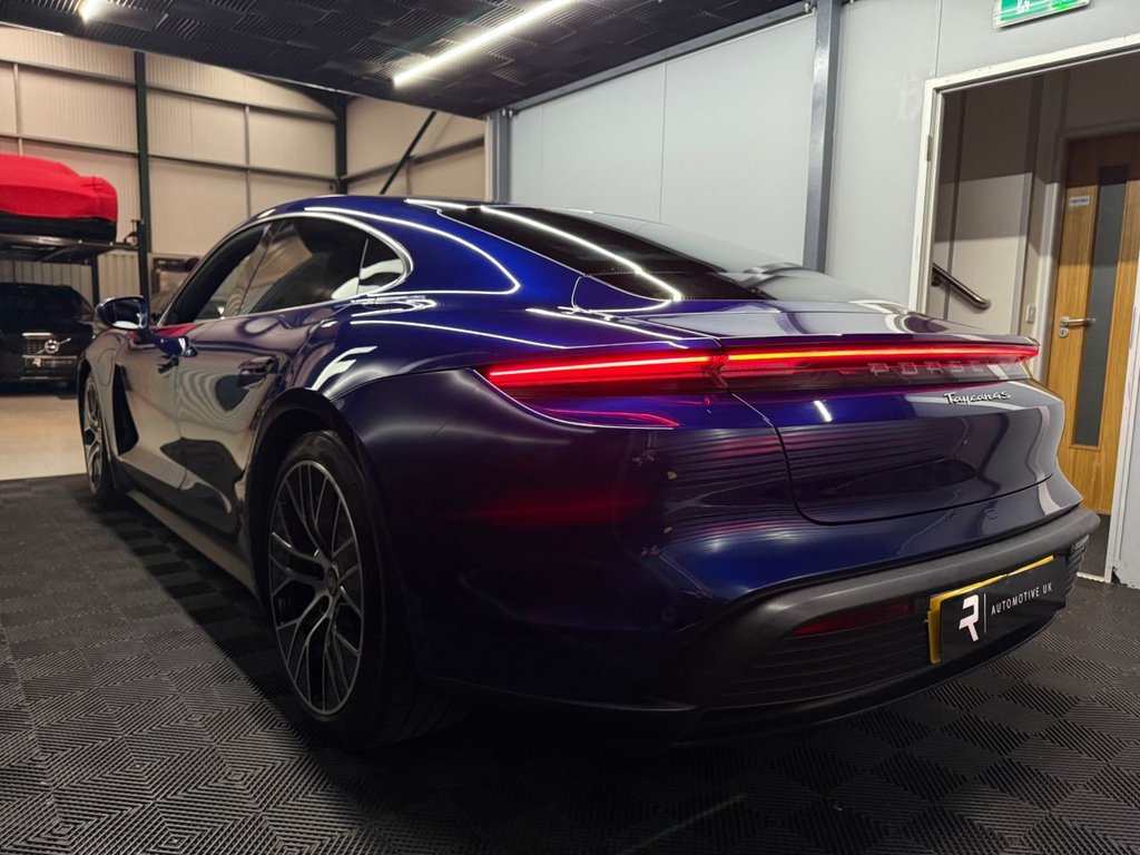 Used Porsche Taycan 2021 for sale - 76582289: Photo 10