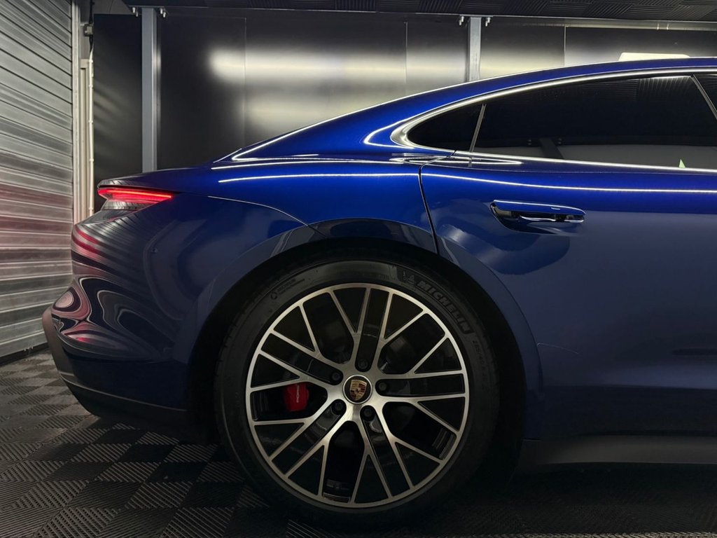 Used Porsche Taycan 2021 for sale - 76582289: Photo 12