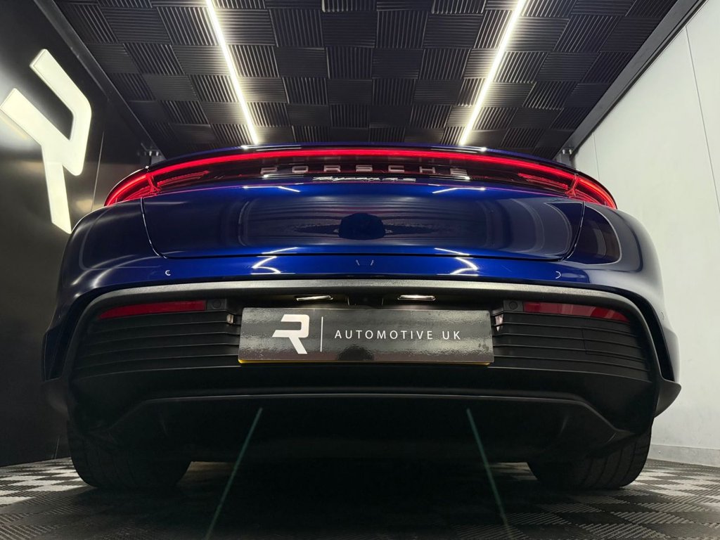 Used Porsche Taycan 2021 for sale - 76582289: Photo 14