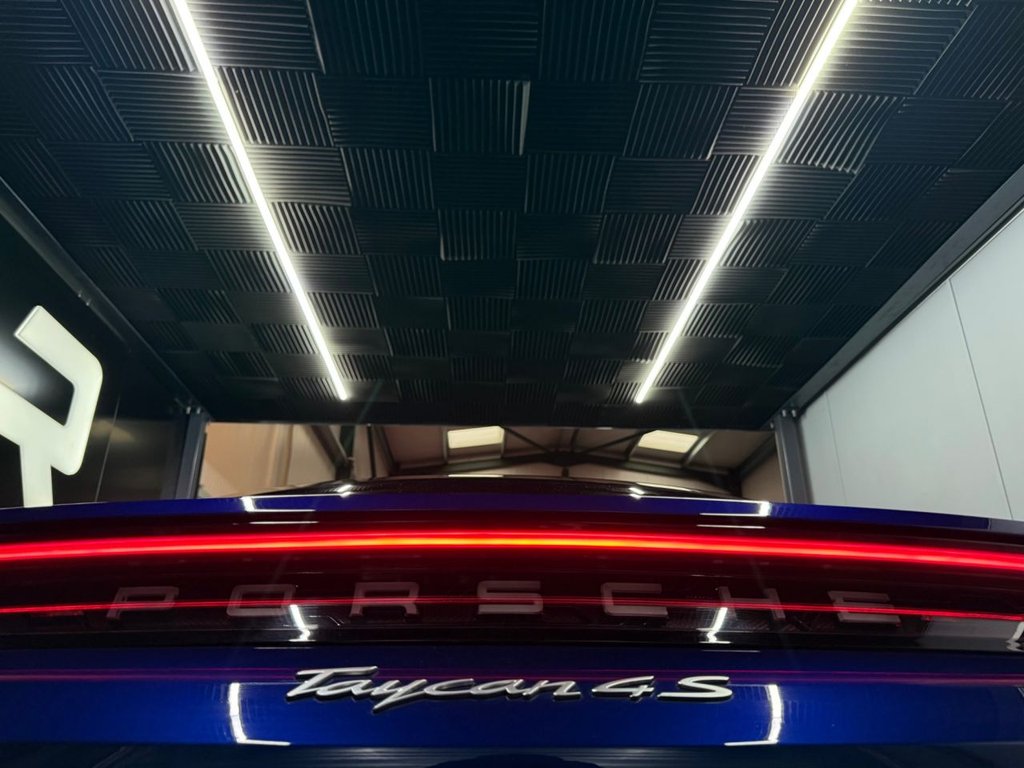 Used Porsche Taycan 2021 for sale - 76582289: Photo 19