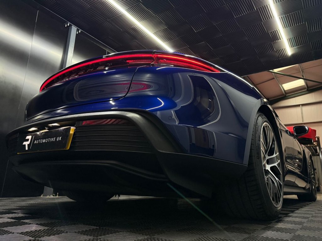 Used Porsche Taycan 2021 for sale - 76582289: Photo 25