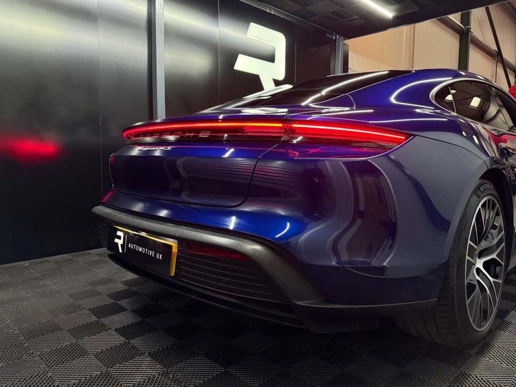 Used Porsche Taycan 2021 for sale - 76582289: Photo 27