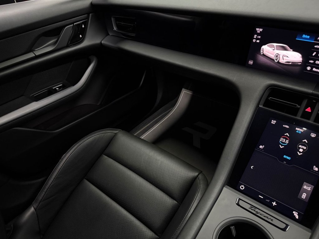 Used Porsche Taycan 2021 for sale - 76582289: Photo 38