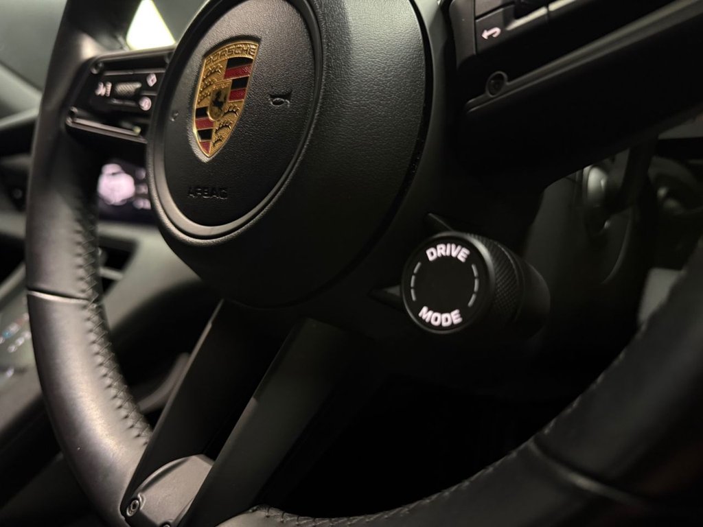 Used Porsche Taycan 2021 for sale - 76582289: Photo 45