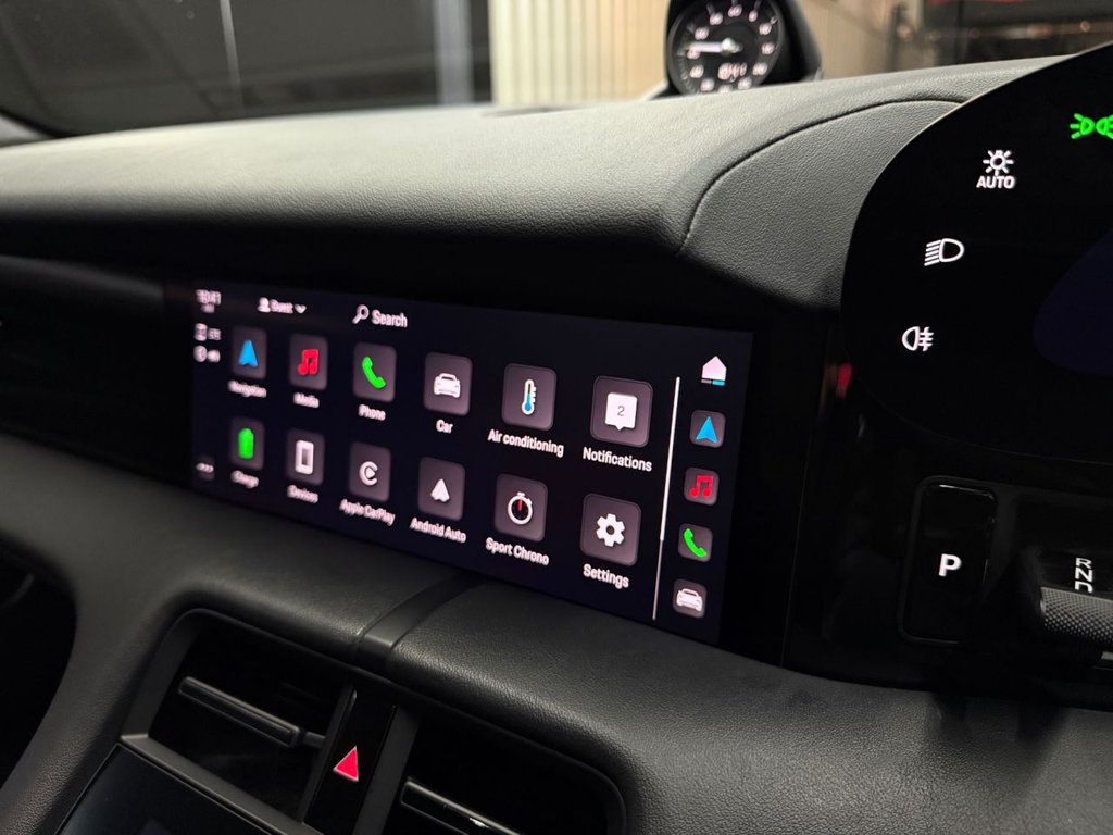 Used Porsche Taycan 2021 for sale - 76582289: Photo 47