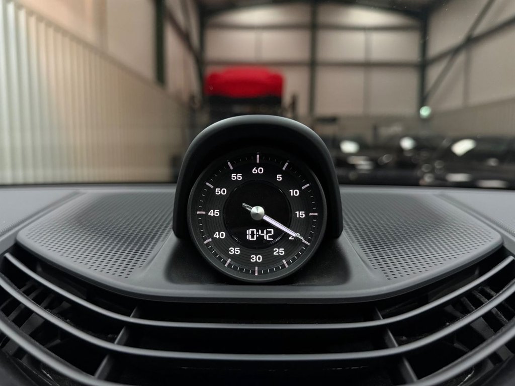 Used Porsche Taycan 2021 for sale - 76582289: Photo 6