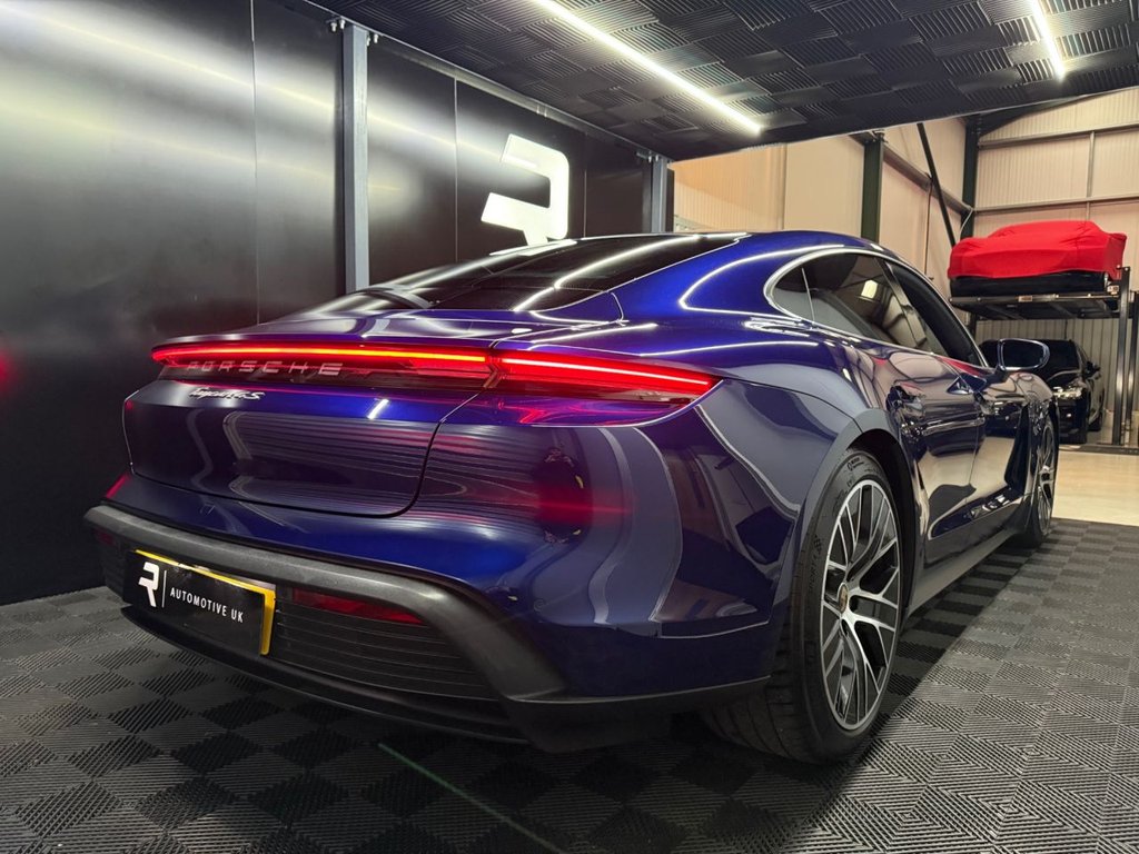 Used Porsche Taycan 2021 for sale - 76582289: Photo 8