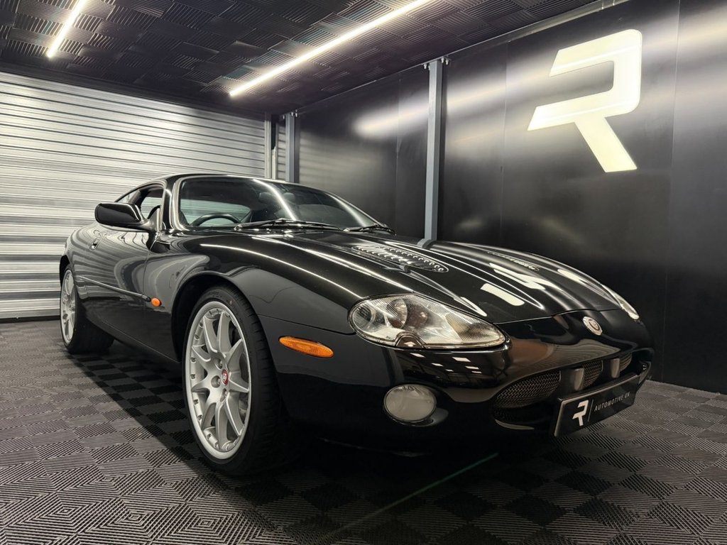 Used Jaguar XKR 2002 for sale - 77301832: Photo 1