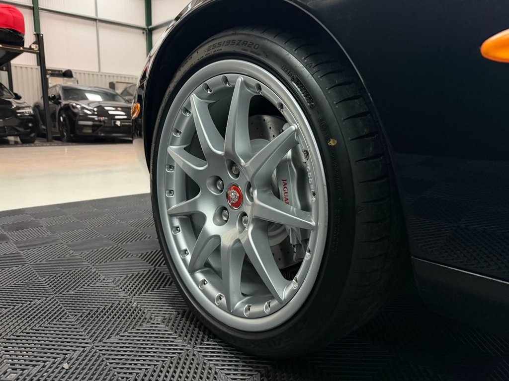 Used Jaguar XKR 2002 for sale - 77301832: Photo 14