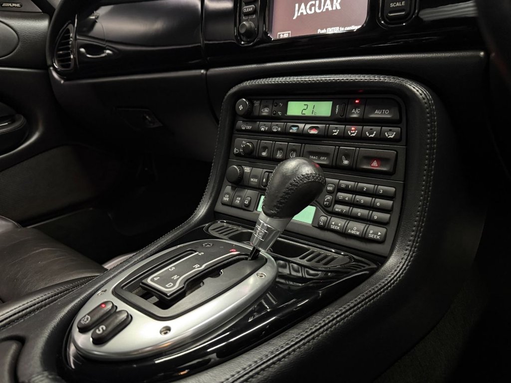 Used Jaguar XKR 2002 for sale - 77301832: Photo 19