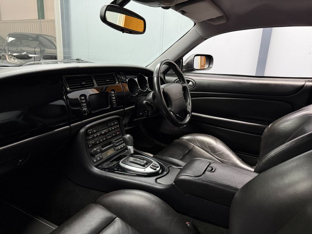 Used Jaguar XKR 2002 for sale - 77301832: Photo 27