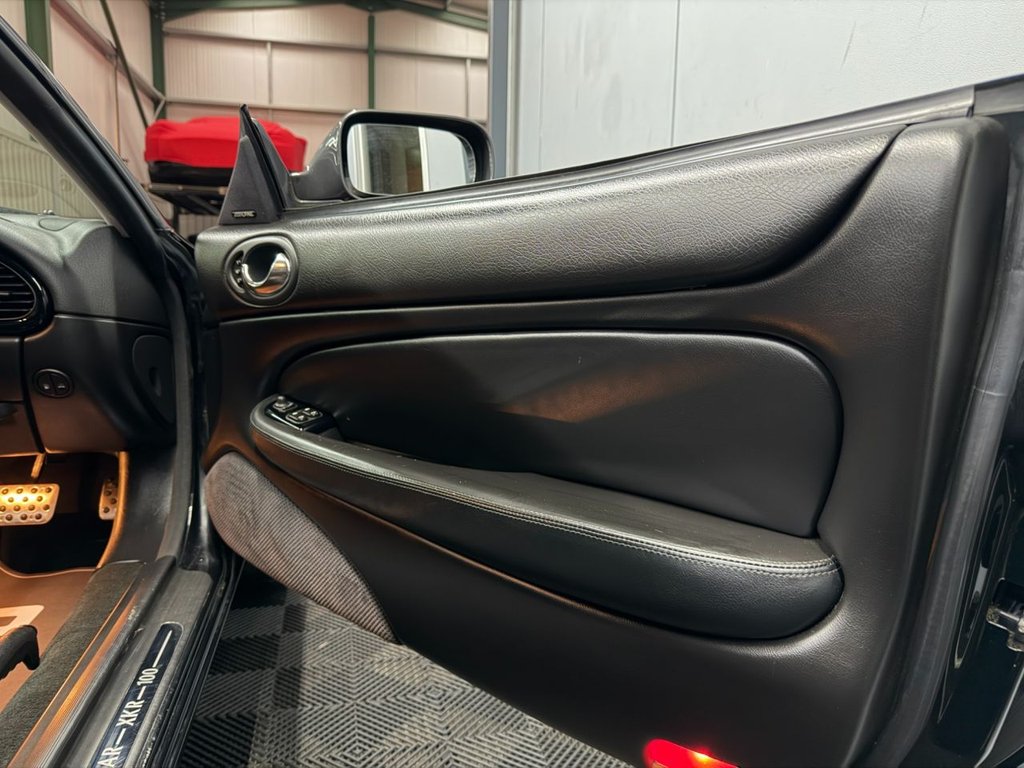 Used Jaguar XKR 2002 for sale - 77301832: Photo 34
