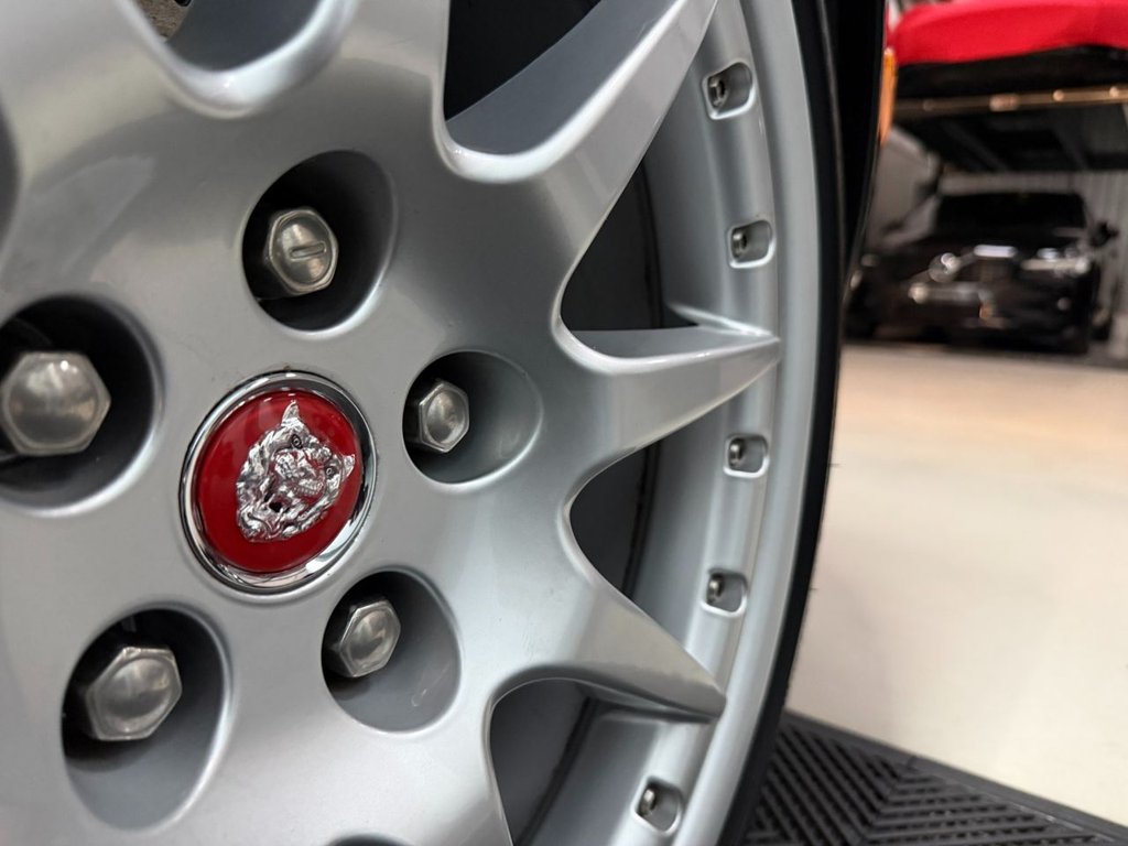 Used Jaguar XKR 2002 for sale - 77301832: Photo 43