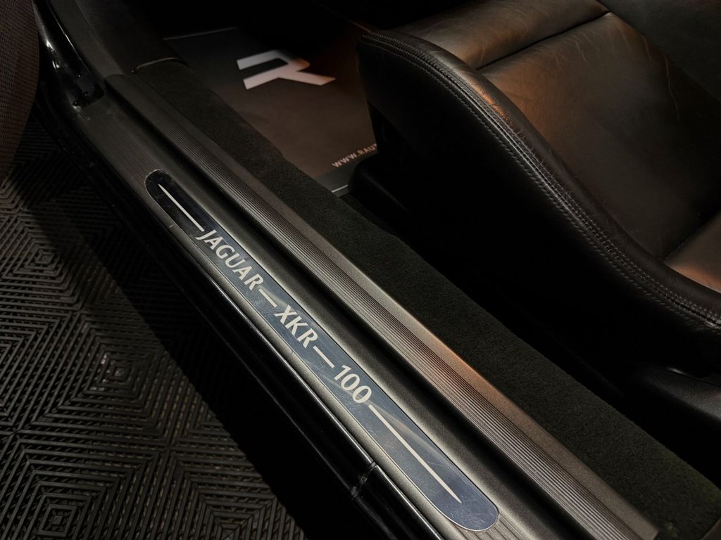 Used Jaguar XKR 2002 for sale - 77301832: Photo 5