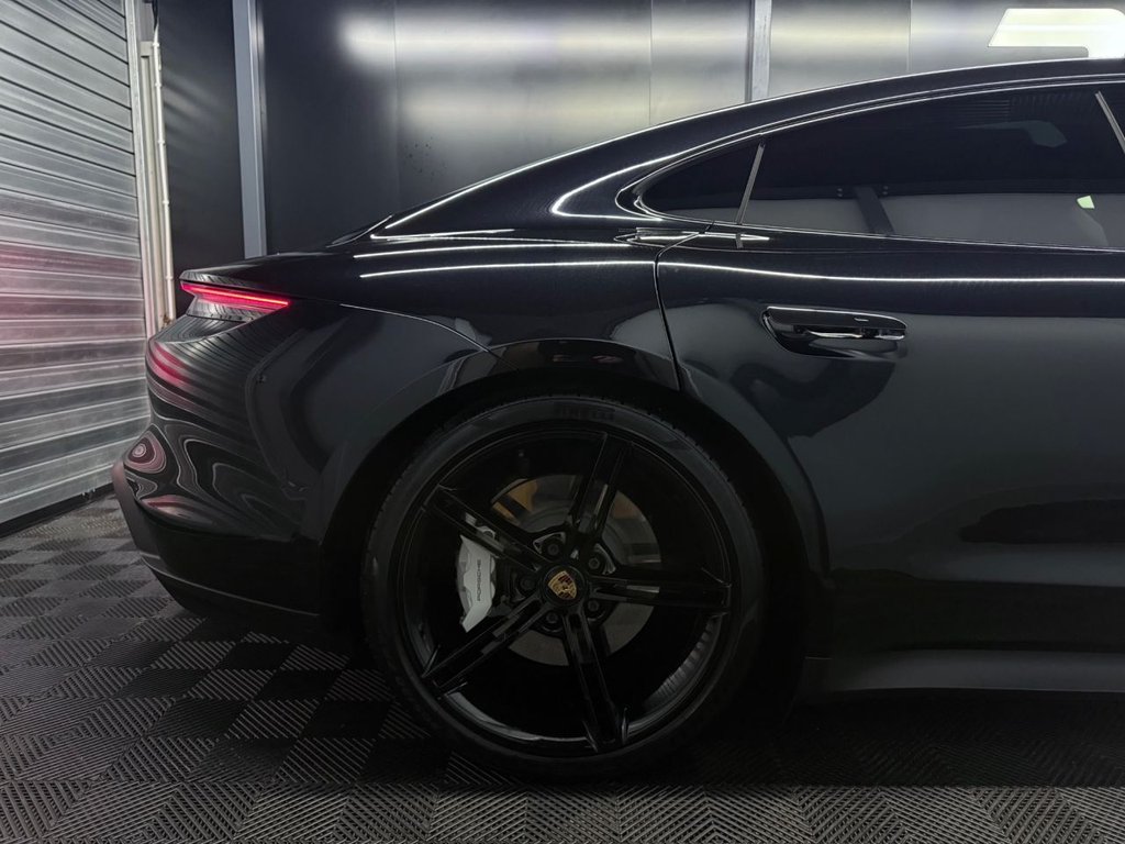 Used Porsche Taycan 2021 for sale - 77483481: Photo 16