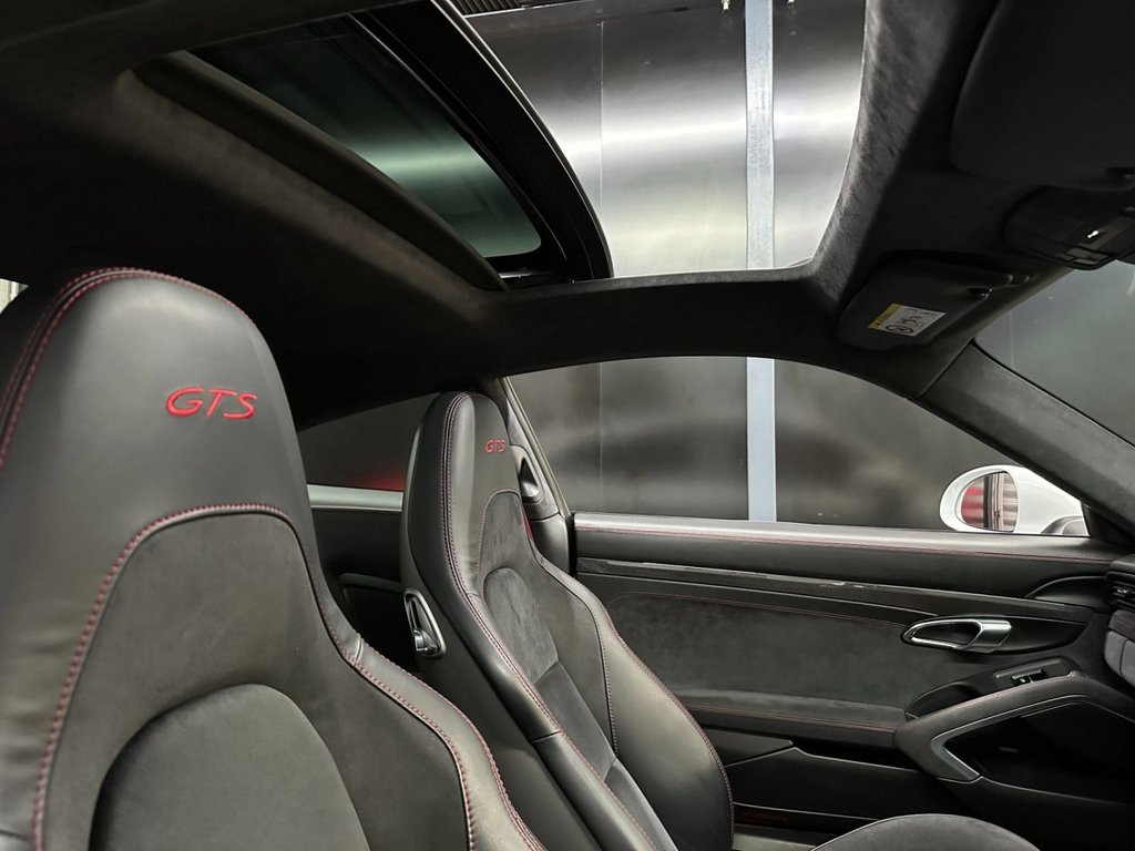 Used Porsche 911 2018 for sale - 76406161: Photo 15