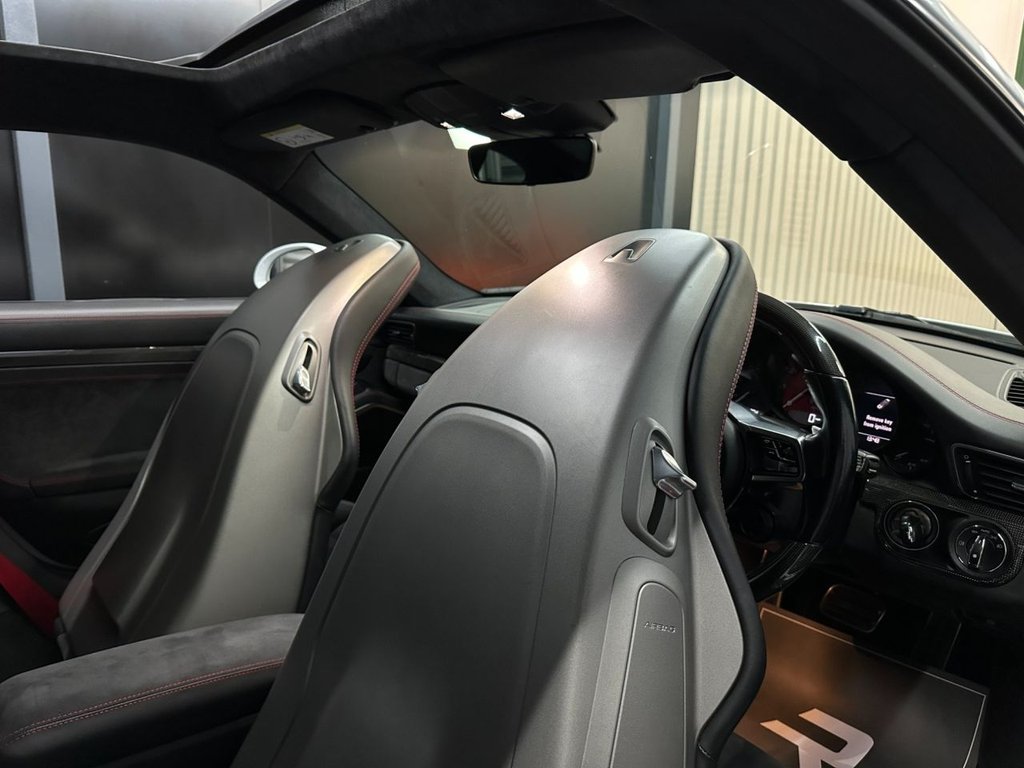 Used Porsche 911 2018 for sale - 76406161: Photo 41