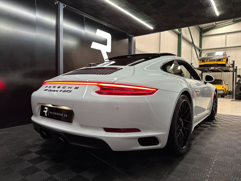 Used Porsche 911 2018 for sale - 76406161: Photo 8