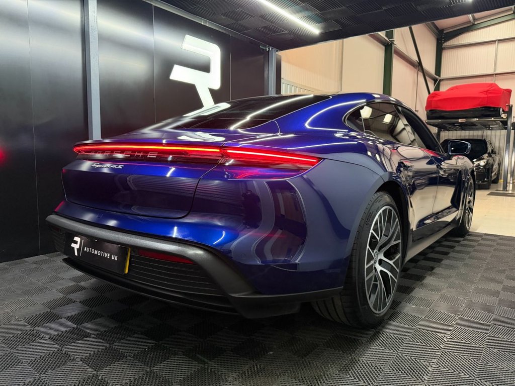 Used Porsche Taycan 2021 for sale - 77780259: Photo 12