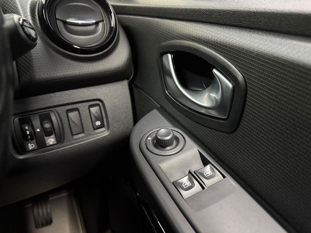 Used Renault Clio 2015 for sale - 78049514: Photo 36