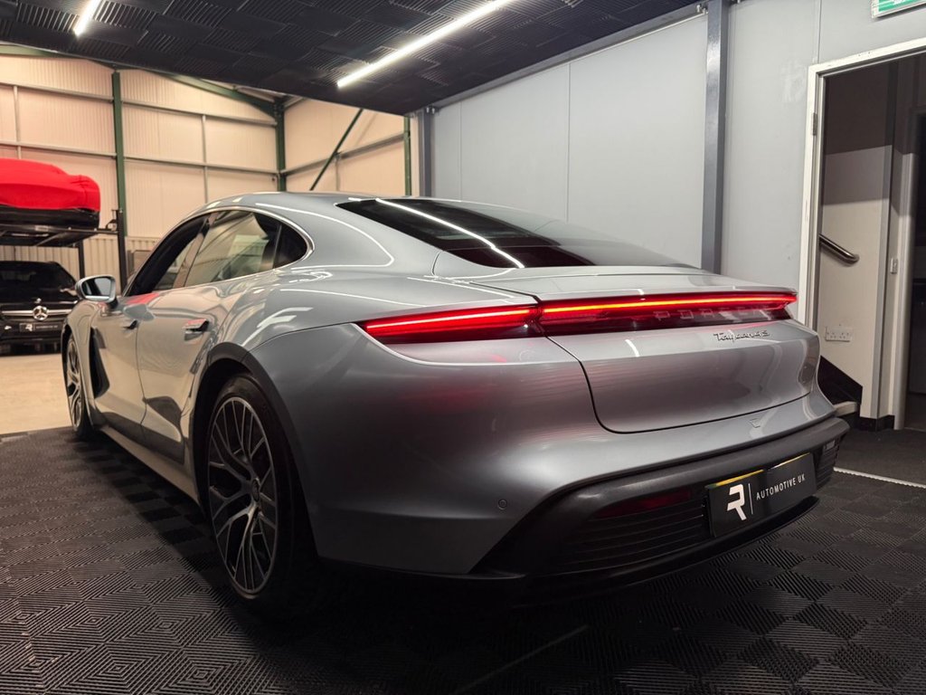 Used Porsche Taycan 2020 for sale - 77850190: Photo 10