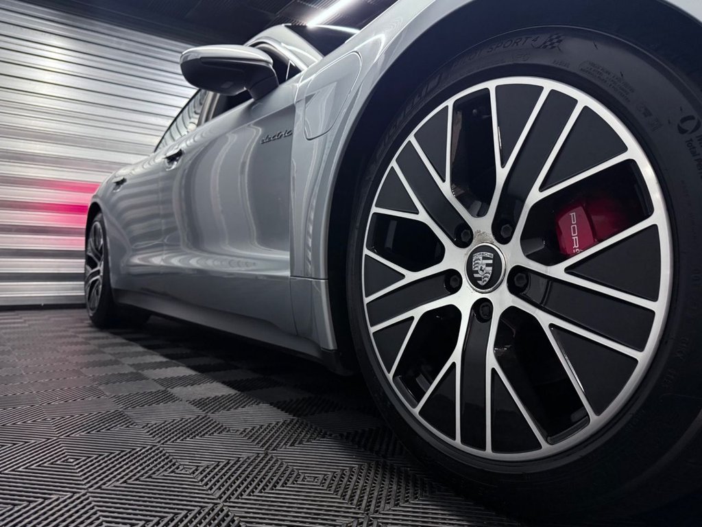 Used Porsche Taycan 2020 for sale - 77850190: Photo 12