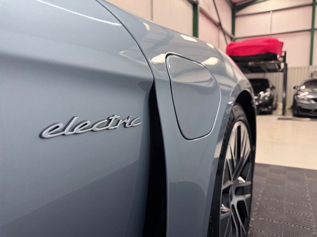 Used Porsche Taycan 2020 for sale - 77850190: Photo 17