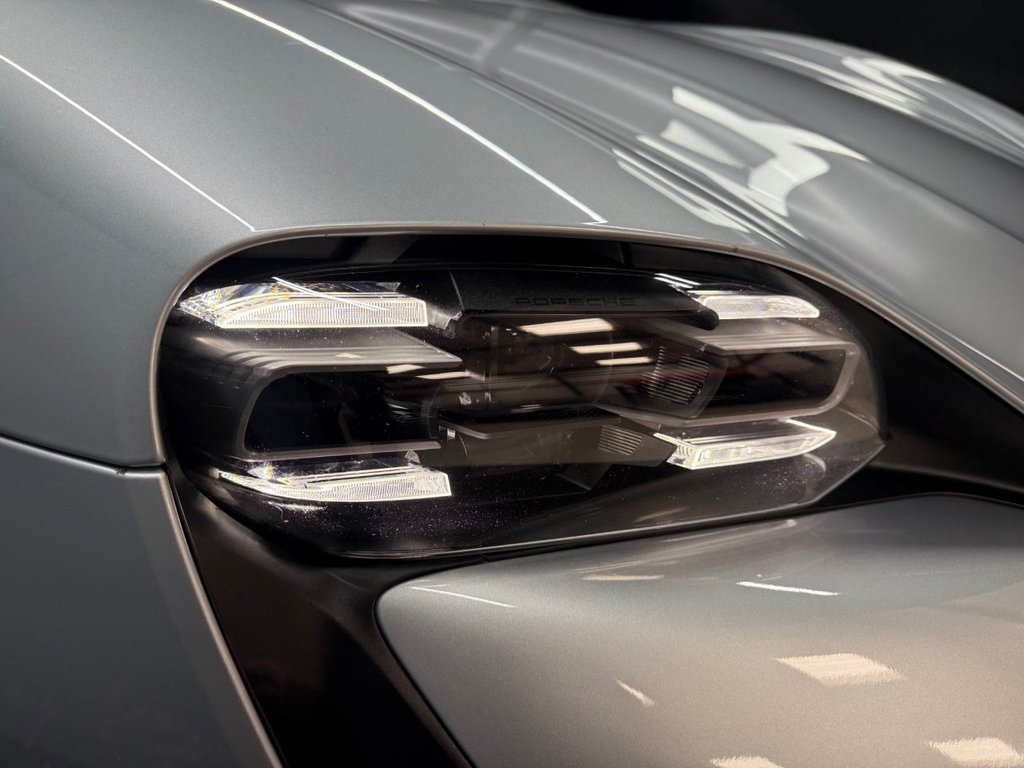 Used Porsche Taycan 2020 for sale - 77850190: Photo 24