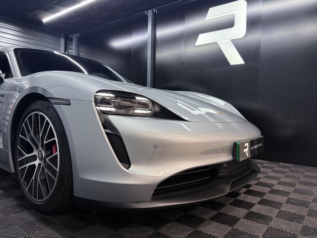 Used Porsche Taycan 2020 for sale - 77850190: Photo 29