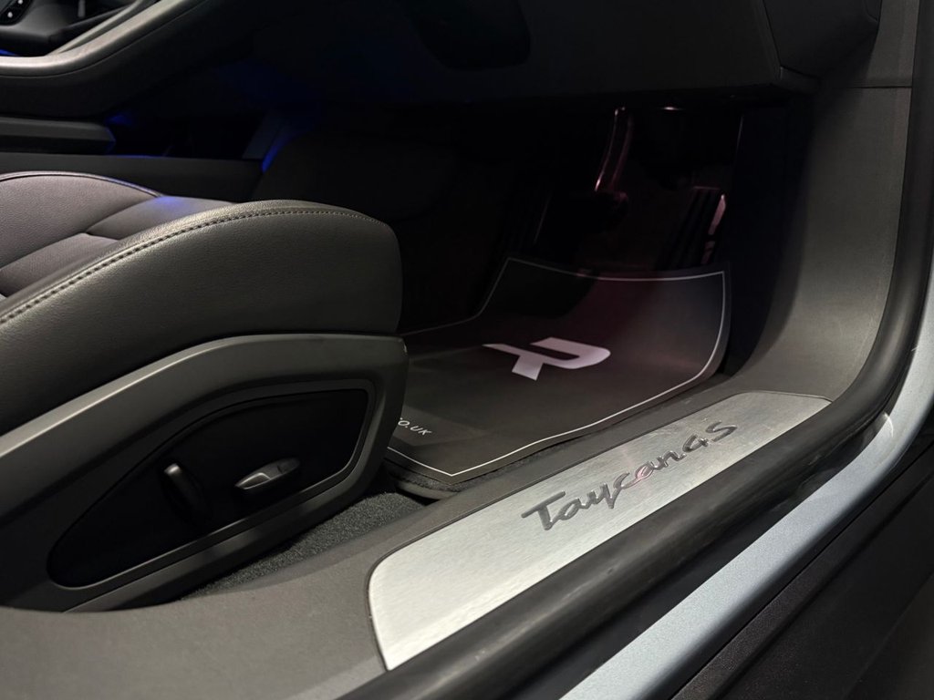 Used Porsche Taycan 2020 for sale - 77850190: Photo 32